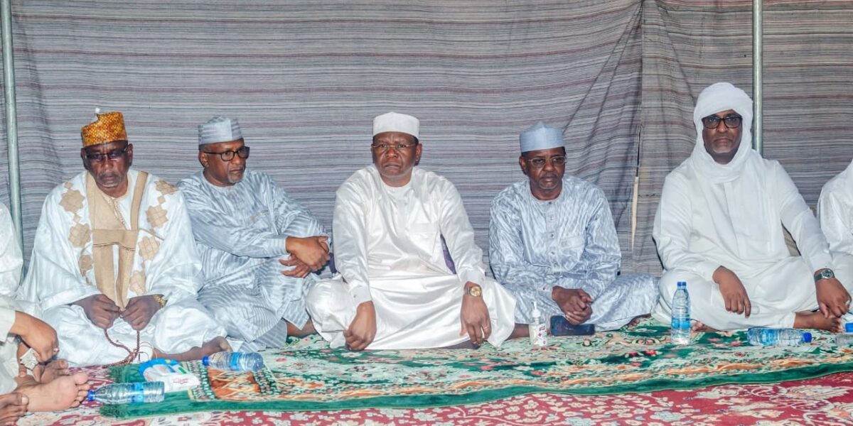 تشاد | حين تنحني الدولة أمام الوفاء… رئيس الوزراء يعزّي في رحيل د. حواء عثمان جامع