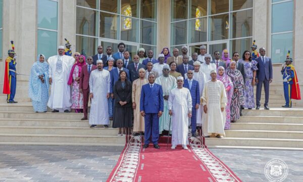 ديبي يوجه حكومة “هالينا الثالثة” بالصرامة والشفافية.. دون قرارات تنفيذية في أول اجتماع