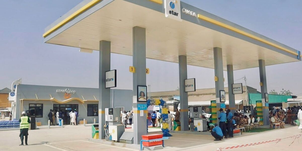 مقتل عامل بمحطة وقود في أبشي إثر إطلاق نار عرضي… والسلطات تفتح تحقيقاً