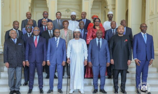 أنجمينا تتصدر المشهد المالي الإقليمي: الرئيس ديبي يستقبل وفدًا وزاريًا من الاتحاد النقدي لوسط إفريقيا
