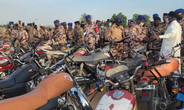 عملية أمنية واسعة في حي روما بأنجمينا تسفر عن توقيف 320 شخصاً وضبط مواد محظورة