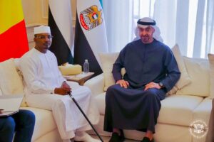 تعزيز الشراكة الاستراتيجية بين تشاد والإمارات في أبوظبي: مباحثات رفيعة المستوى بين الرئيسين