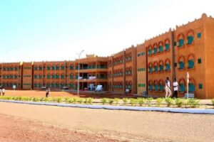 بوركينا فاسو تلزم المتفوقين بالدراسة في الجامعات المحلية