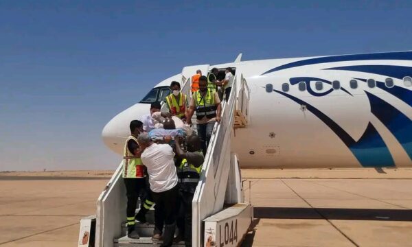 هبوط اضطراري لطائرة مصرية في الكفرة لإنقاذ راكب تشادي في حالة صحية حرجة