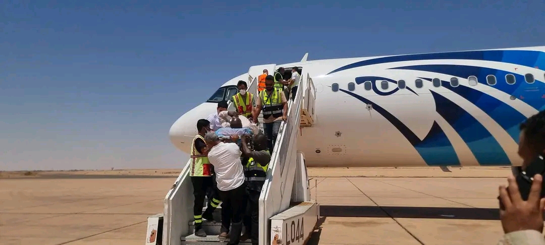 هبوط اضطراري لطائرة مصرية في الكفرة لإنقاذ راكب تشادي في حالة صحية حرجة