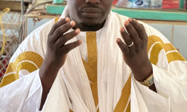 المجلس الإسلامي بوداي يفصل أحد أعضائه والداعية المعني يعلق لأول مرة على القرار