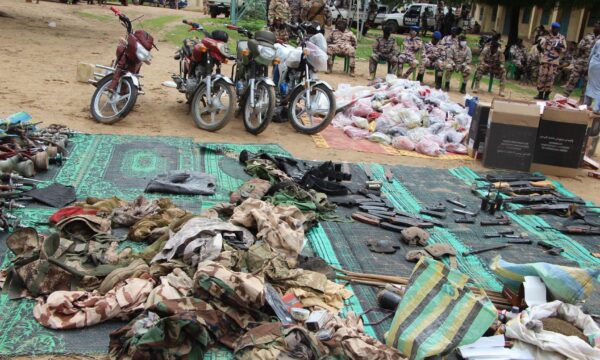 حملة أمنية جنوب أنجمينا تسفر عن ضبط أسلحة ومعدات عسكرية وتوقيف ثلاثة أشخاص