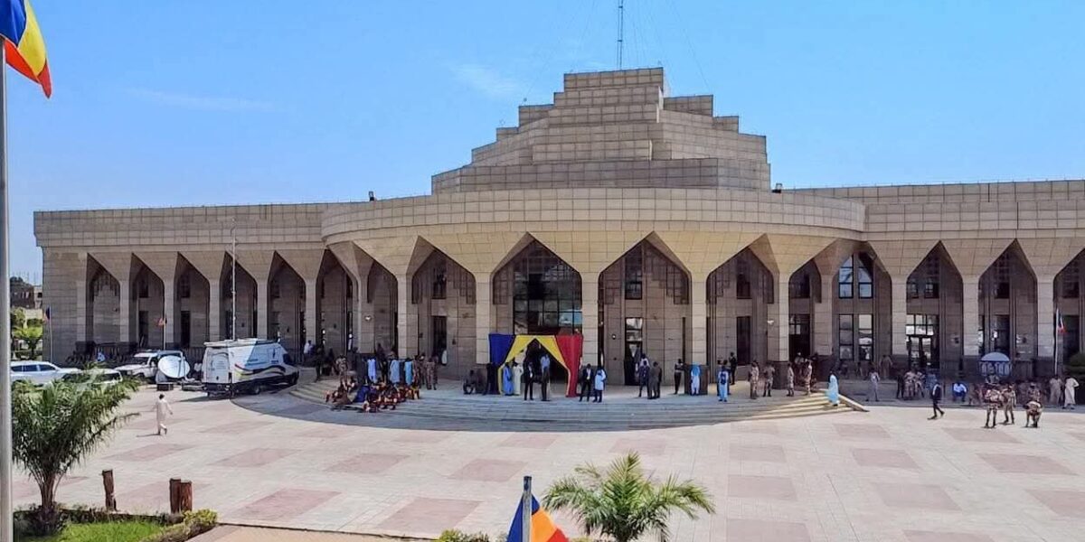 بعد الغارات على إنيدي الشرقية.. البرلمان التشادي يلوّح برد حازم ويحذر من جرّ البلاد إلى الحرب السودانية<p dir="rtl"><br><!--/data/user/0/com.samsung.android.app.notes/files/clipdata/clipdata_bodytext_260823_092601_893.sdocx--></p>