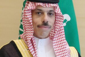 السعودية تؤكد أن أمنها خط أحمر ودول الخليج تشدد على ضمان حرية الملاحة في مضيق هرمز
