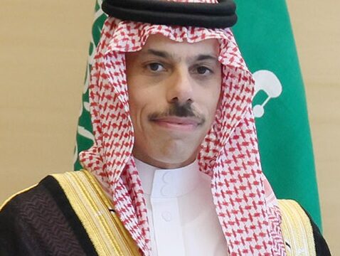 السعودية تؤكد أن أمنها خط أحمر ودول الخليج تشدد على ضمان حرية الملاحة في مضيق هرمز